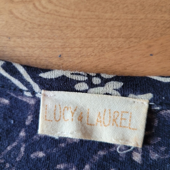 Lucy and Laurel print top - Picture 2 of 3